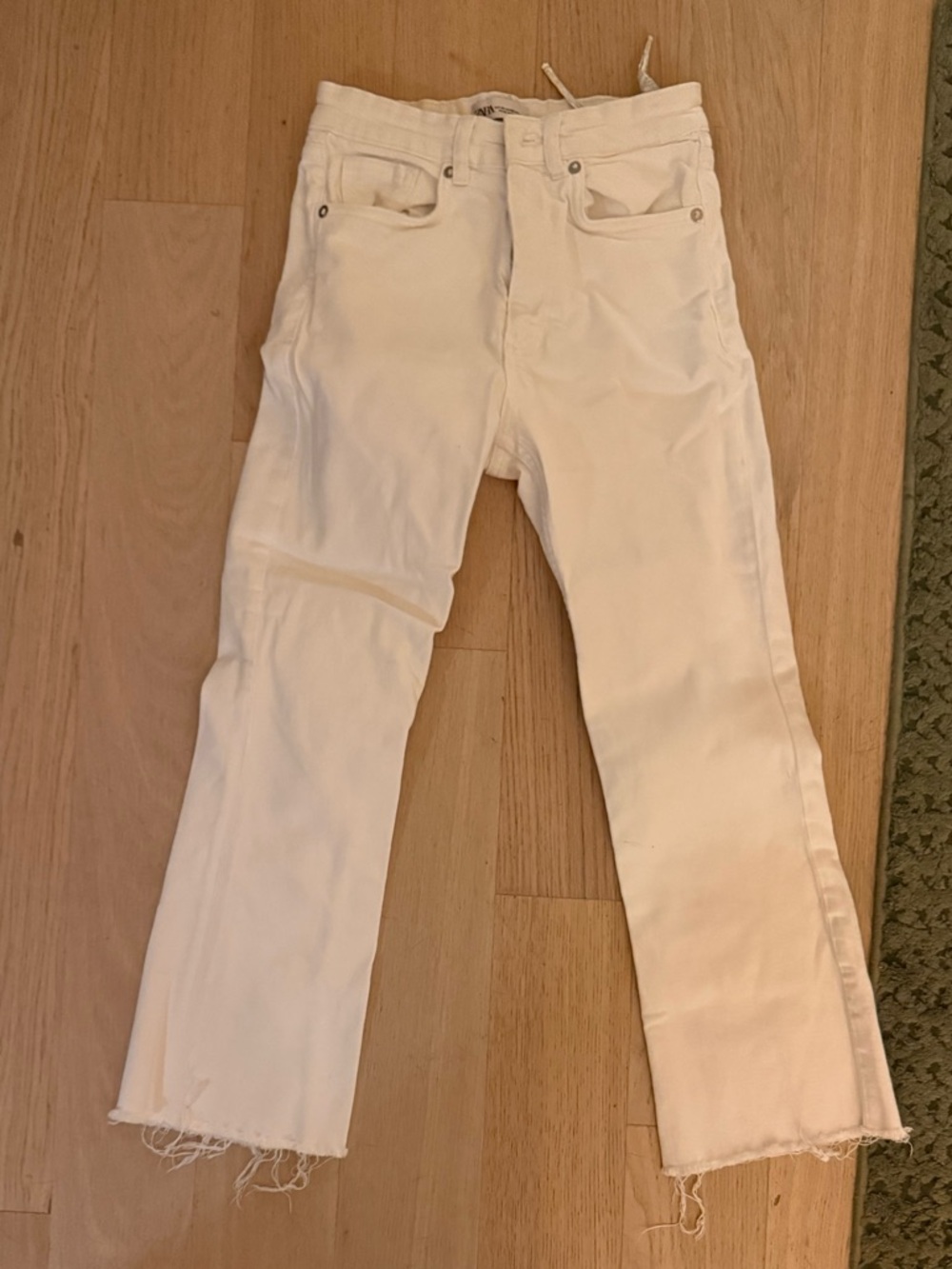 Zara Women’s Cream Straight-Leg Jeans